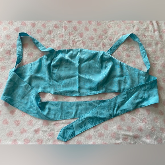 shore brand tie back cropped top - Picture 6 of 6